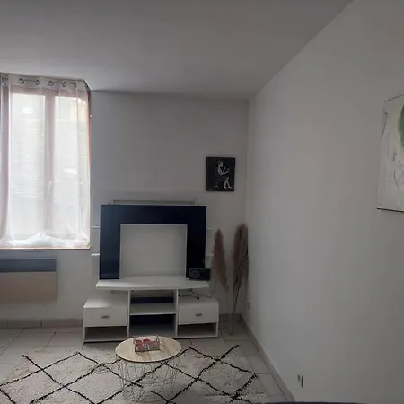 Fresnay-sur-sarthe: Joli Au Calme.