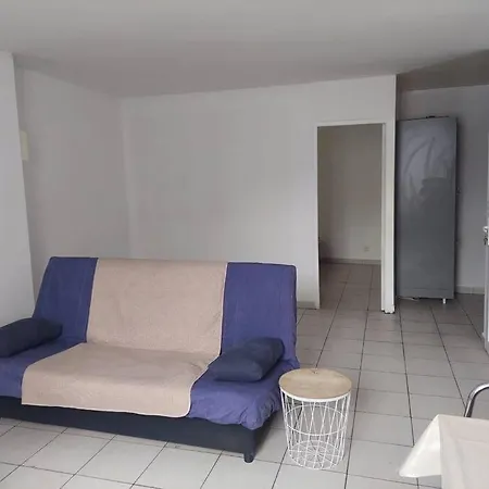 Fresnay-sur-sarthe: Joli Au Calme. *